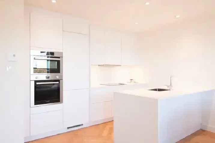 Renovated 2-Bedroom Apartment in Outremont