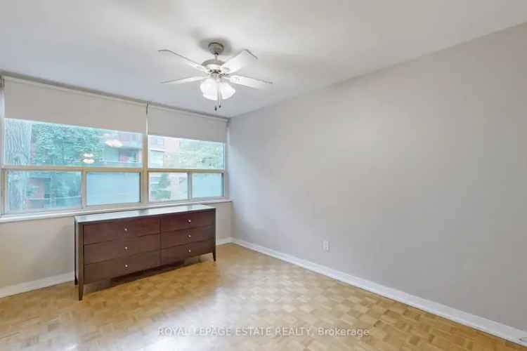 Condo For Sale in York Mills Road, Toronto, Ontario