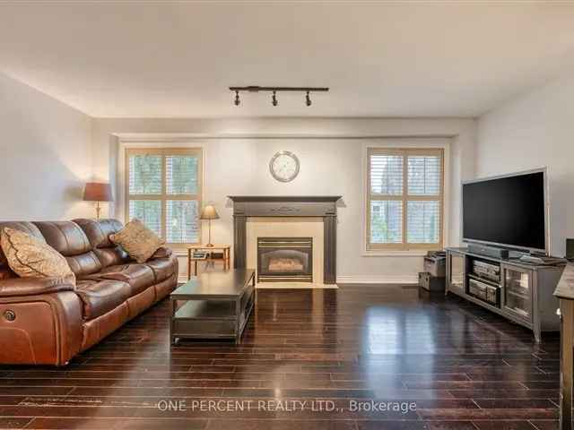 Ancaster Meadowlands Family Home Heated Pool Updated Kitchen