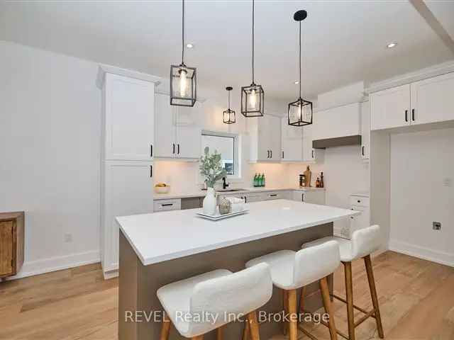 Spectacular 3-Bed 3-Bath New Build Near Ridgeway Main Street