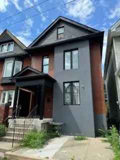 House For Sale in Hamilton, Ontario