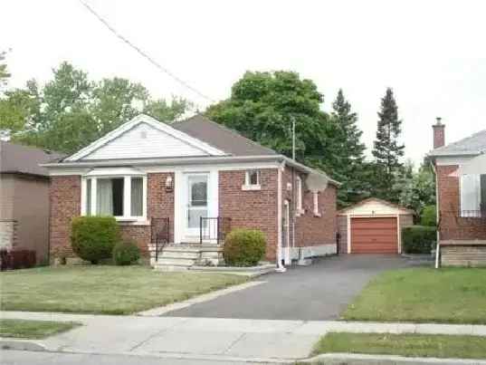 Highly Renovated 3BR 3WR Main Floor House in Scarborough