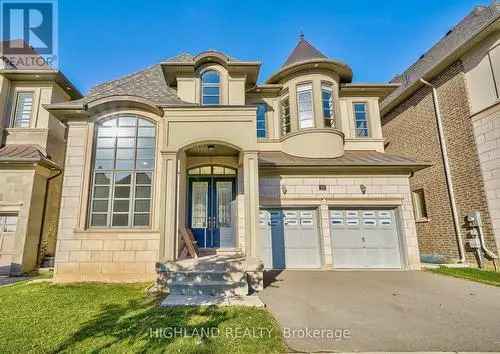 House For Sale in Glenorchy Oakville Ontario