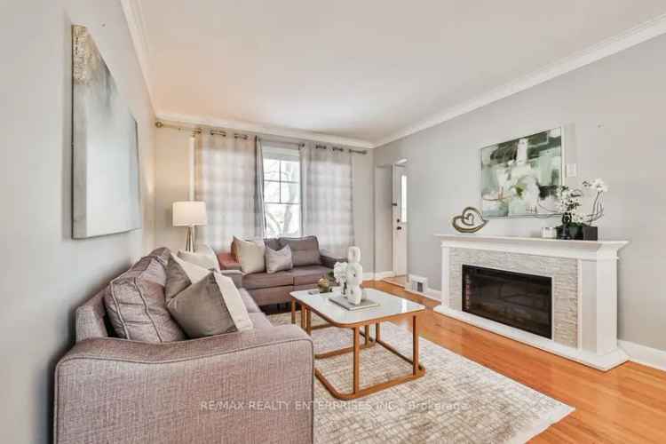 House For Sale in Mississauga, Ontario