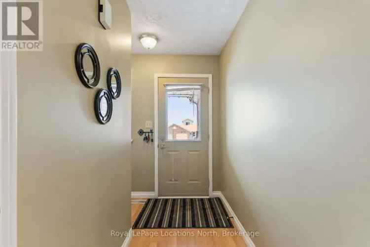 3 Bedroom Townhome in Owen Sound - Perfect for First Time Home Buyers