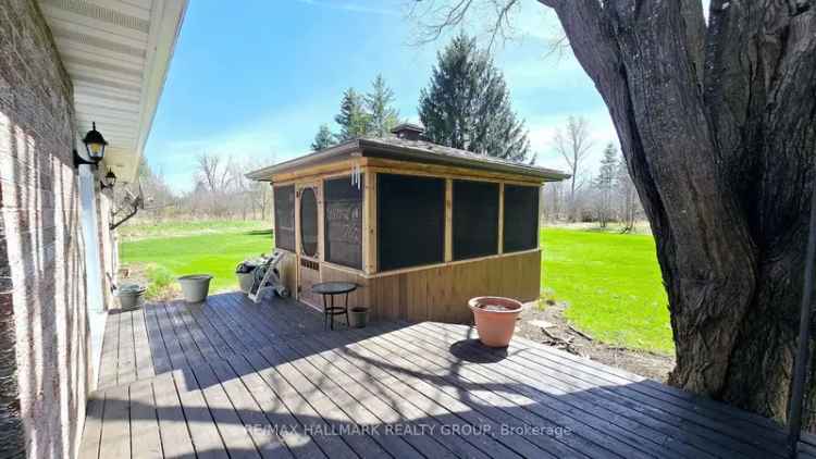 Country Living Meets City Convenience: 3+2 Bedroom Brick Bungalow on 2 Acres