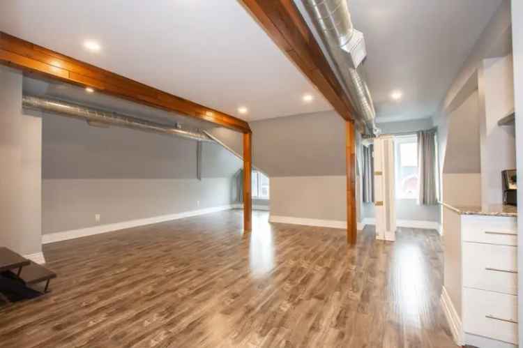 Rent 2 Bedroom Apartment with Loft in Downtown Hamilton