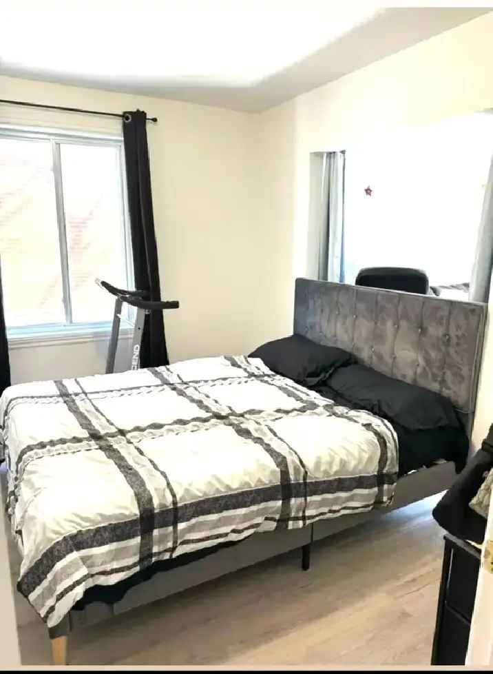 3.5 Room Apartment Near Fabre Metro Available July 1 2025