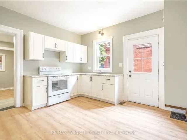 Duplex For Sale in Brantford, Ontario