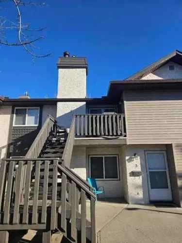 Townhouse For Sale In Cedarbrae, Calgary, Alberta