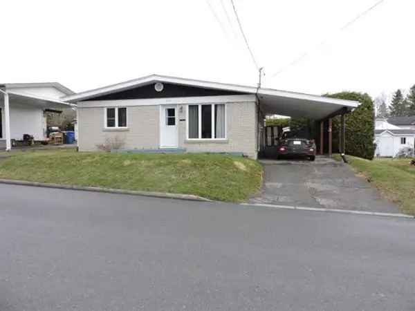 St Georges Brick Bungalow 4BR 2BA Carport