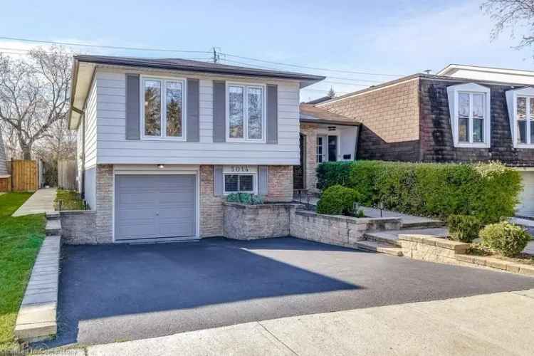 House For Sale in Burlington, Ontario