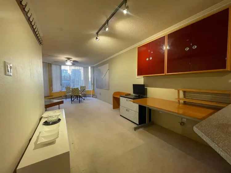 Downtown Vancouver Condo near St Pauls Hospital - High Rental Potential