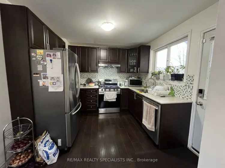 House For Sale in Brampton, Ontario