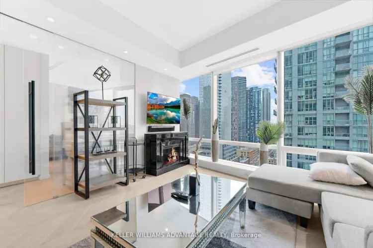 Condo For Sale in 180, University Avenue, Toronto, Ontario