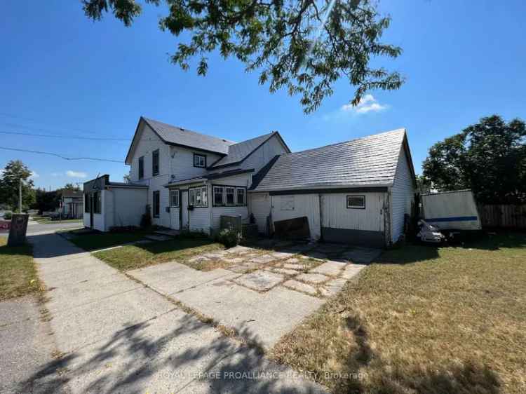 House For Sale in Belleville, Ontario