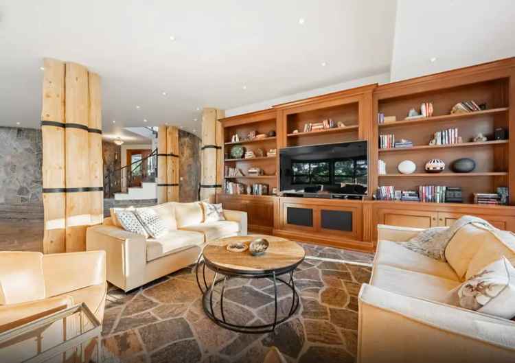 Stunning Estate Overlooking Stoney Lake Hits Kawartha Market