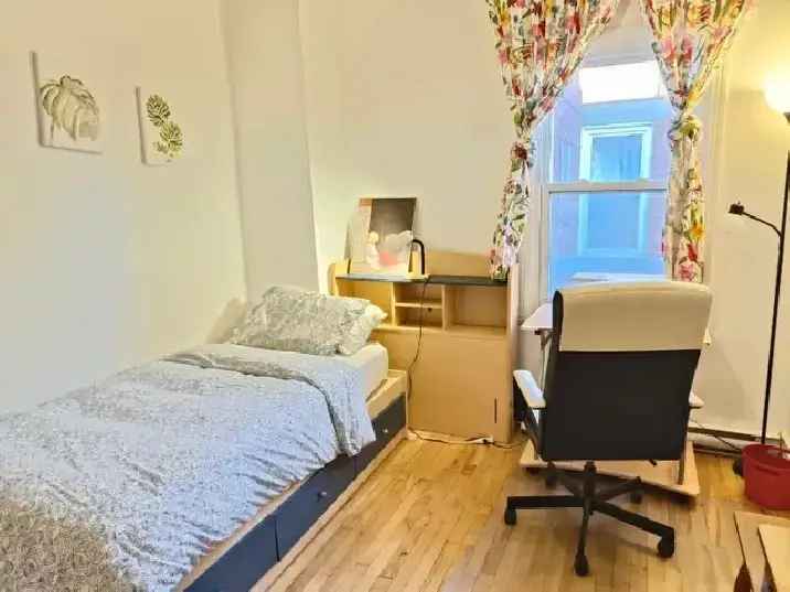 Comfy Room for student available 1 of December! All included!