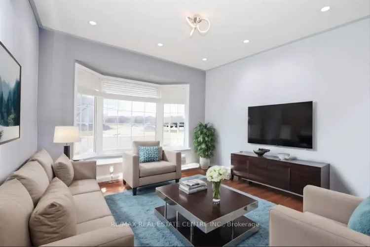 House For Sale in Brampton, Ontario