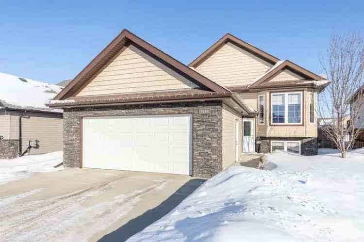 Spacious Family Home with Walkout Basement and Heated Garage