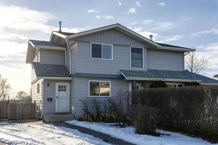 House For Sale in Calgary, Alberta