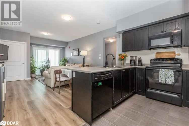 Apartment For Sale in 295, Cundles Road East, Barrie, Ontario