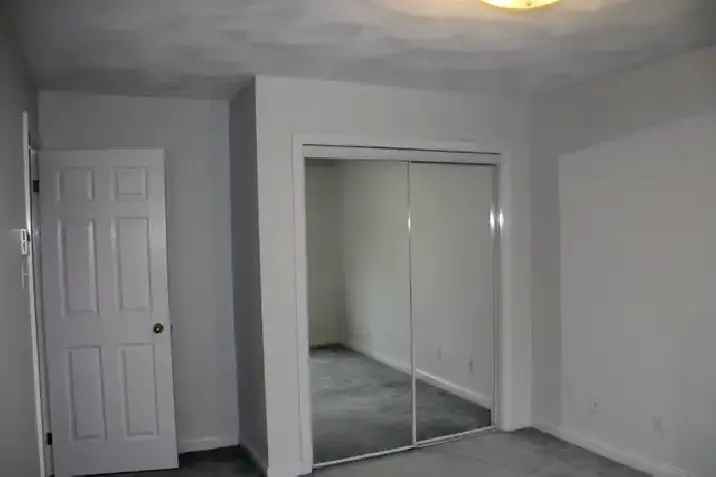 Rent Spacious 2 Bedrooms Apartment Southside with Great Features