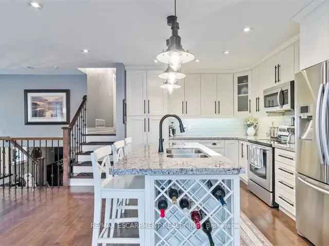 House For Sale in Brampton, Ontario