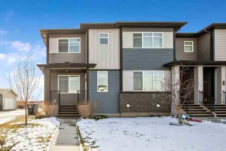 House For Sale in Calgary, Alberta