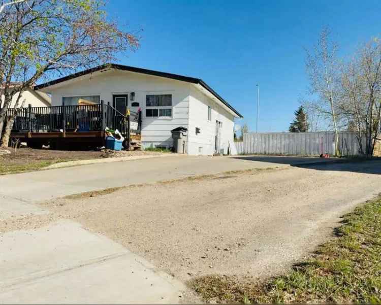 6 Bedroom House with 2 Full Bathrooms and Income Potential