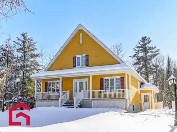 1.5 Storey House for Sale in Laurentides