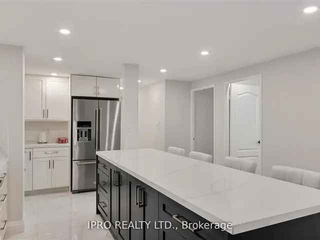 Stunning Renovated Condo in Mississauga Near Square One