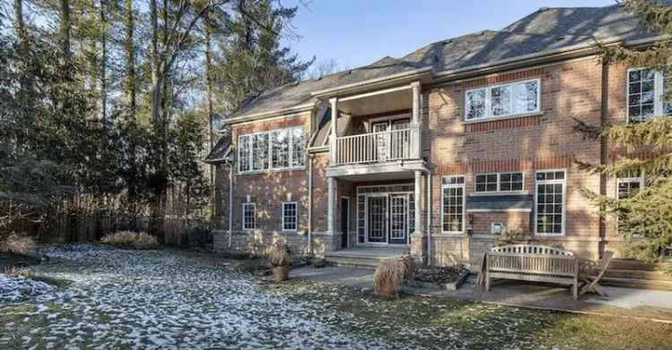 Markham Townhome Brings Modern Comfort to Peaceful Forest Living