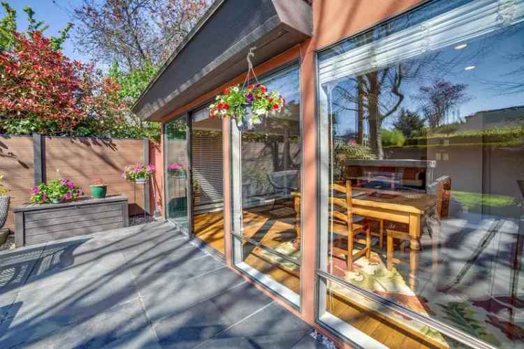 Kits Point Beach Duplex - Updated 2 Bd 2 Bath Private Garden Rooftop Deck
