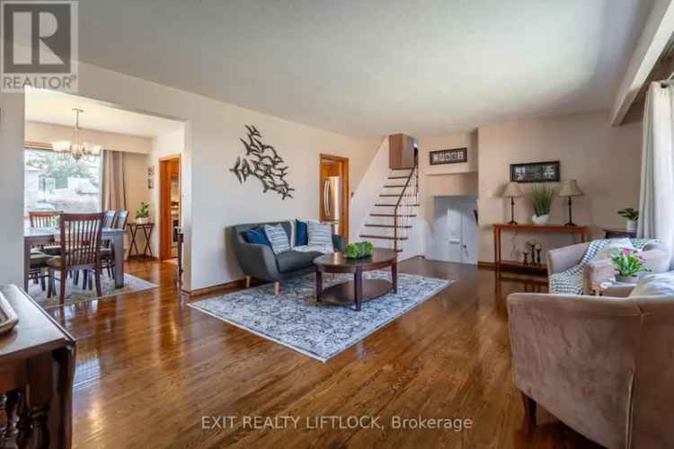 3-Bedroom Family Home in Donavan Updated Kitchen and Bathrooms