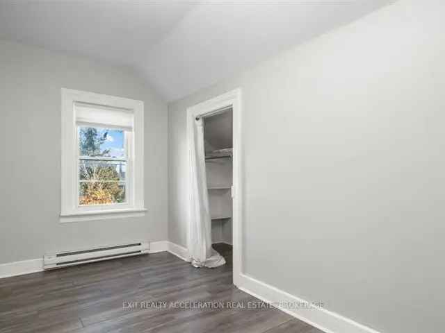 Duplex For Sale in Bradford West Gwillimbury, Ontario