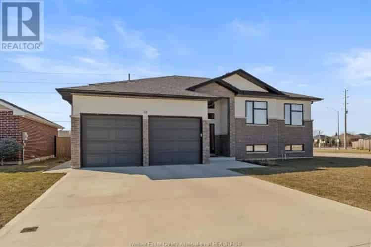 Stunning 5 Bedroom Raised Ranch in Desirable Neighborhood