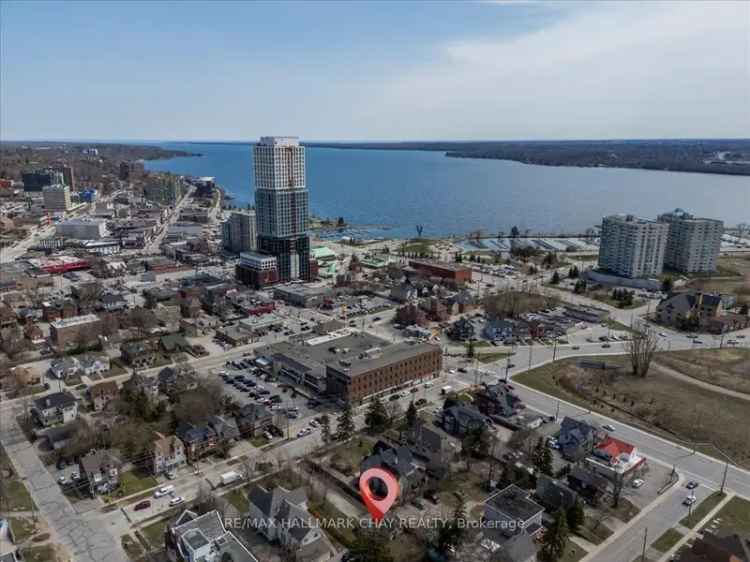 Updated 2-Bedroom Bungalow in Barrie Downtown Core