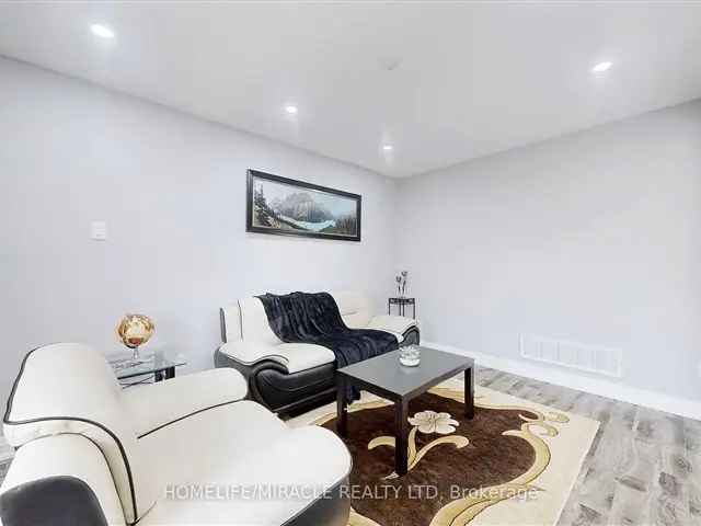 House For Sale in Brampton, Ontario