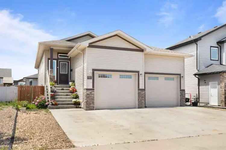 House For Rent in Redcliff, Alberta