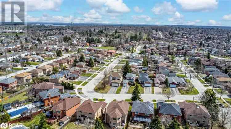 Sunnidale Family Home near Parks Schools and Transit