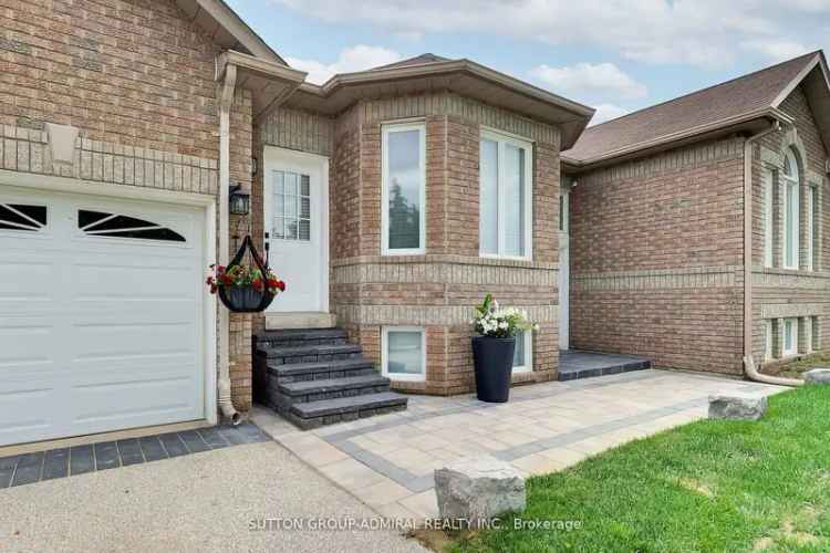 House For Sale in Wasaga Beach, Ontario