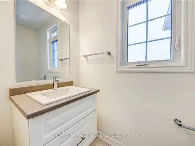 Townhouse For Rent in Whitby, Ontario