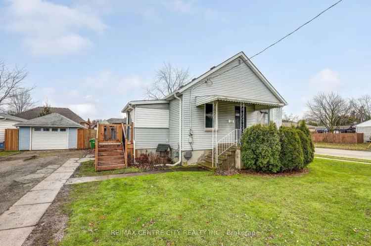 House For Sale in St. Thomas, Ontario