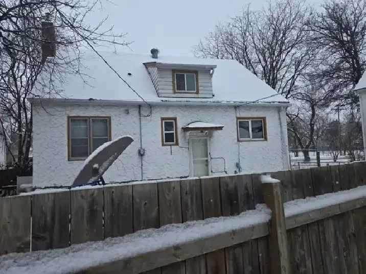 Great House for rent in St. Vital Area