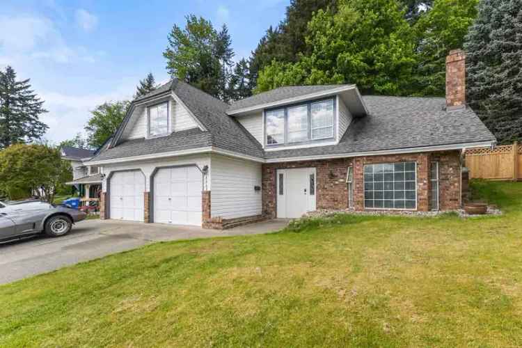 5-Bedroom 4-Bathroom Home in Abbotsford