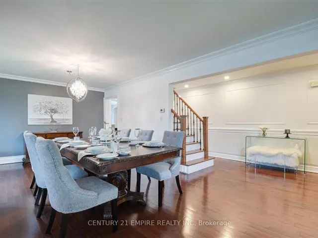 House For Sale in 14, Navy Crescent, Brampton, Ontario