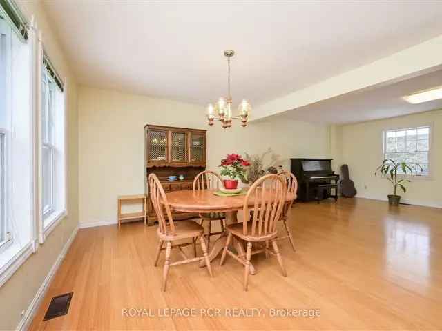 House For Sale in Centre Wellington, Ontario