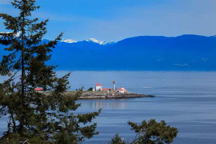 Trophy West Coast Oceanfront Property - Gabriola Island, BC