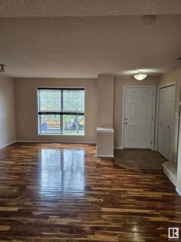 MaxWell Polaris Half Duplex in Summerside